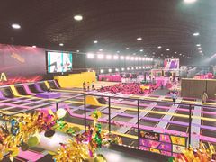 -嘿哟动霸CHUA·新潮玩运动娱乐中心·蹦床滑冰团建乐园