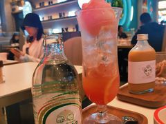 柚然自得的小美女-柠檬树茶餐厅(海雅缤纷城店)