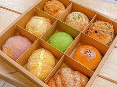 -顶东面包花园·生日蛋糕(世博店)