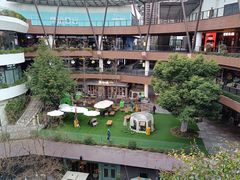 -瑞虹新天地月亮湾