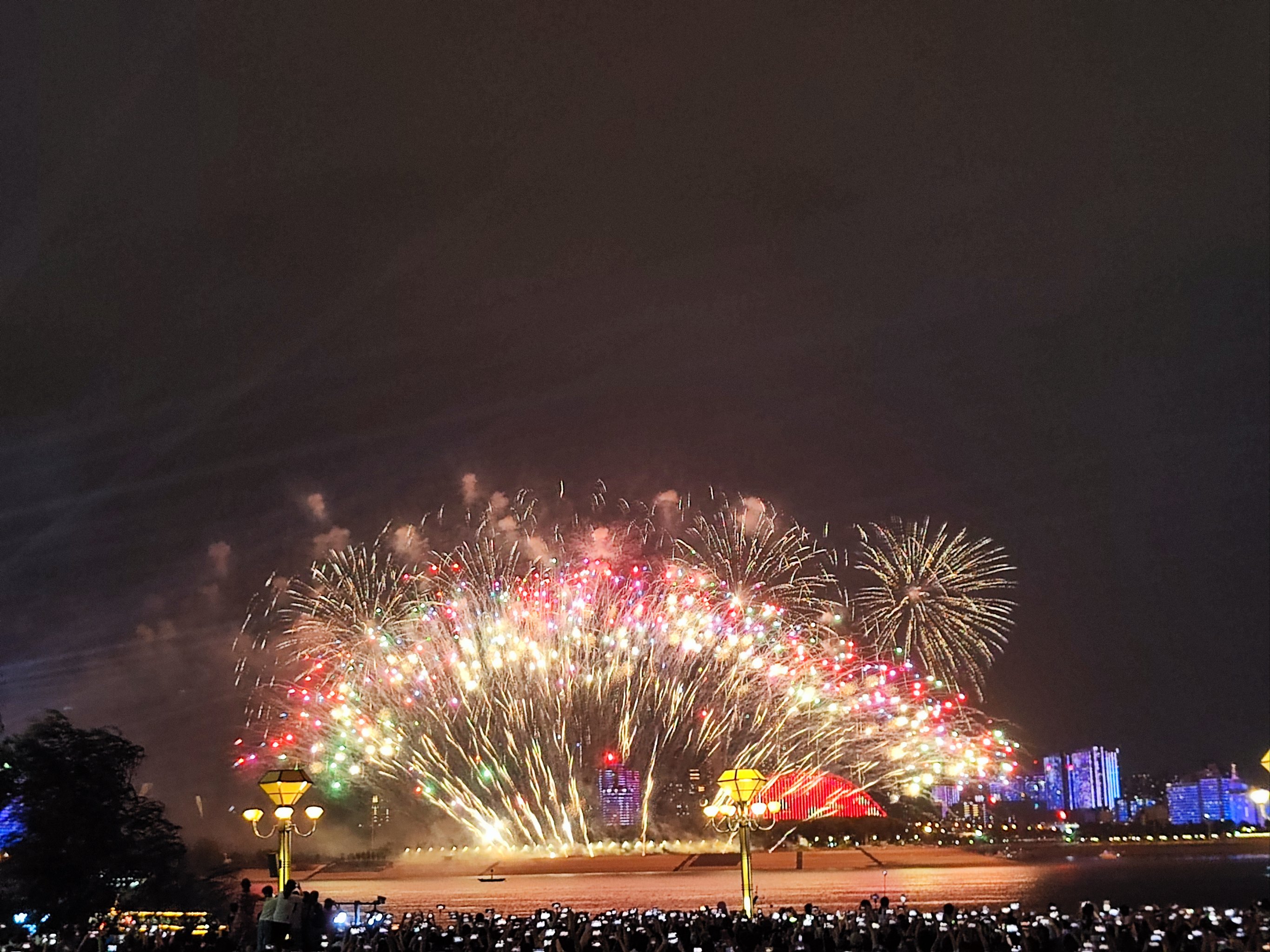 大浦乡村世界五一烟花图片