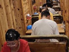 大堂-老东镇啤酒屋海鲜加工·蒸汽海鲜·海鲜烧烤(台东店)