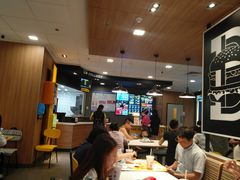 大堂-麦当劳(龙洞店)