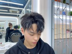 -尤司男士国潮理发馆