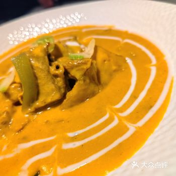 点了双人套餐，咖喱牛腩味道很正、牛腩很嫩哦；帝王蟹肉饭