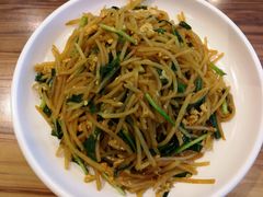 鸡蛋炒土豆丝-合合春饼·酱骨·东北菜(潘家园店)