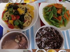 -鲸育宝宝月嫂(徐汇店)