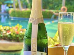 -三亚湾海居铂尔曼度假酒店