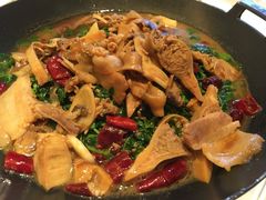 金花菜煮河蚌-恒记饭店·海鲜明档(淹城店)