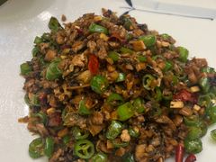 -新天明砂锅鱼头煲