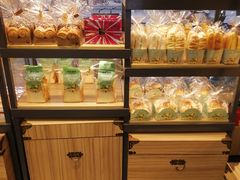 面包甜点陈列柜-华丰贺氏(福新西路店)
