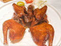 玻璃脆皮炸乳鸽乳鸽-新雅(丰盛里店)