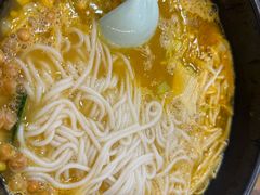 -花馬肆.云南过桥米线(汉神购物广场现场熬汤店)