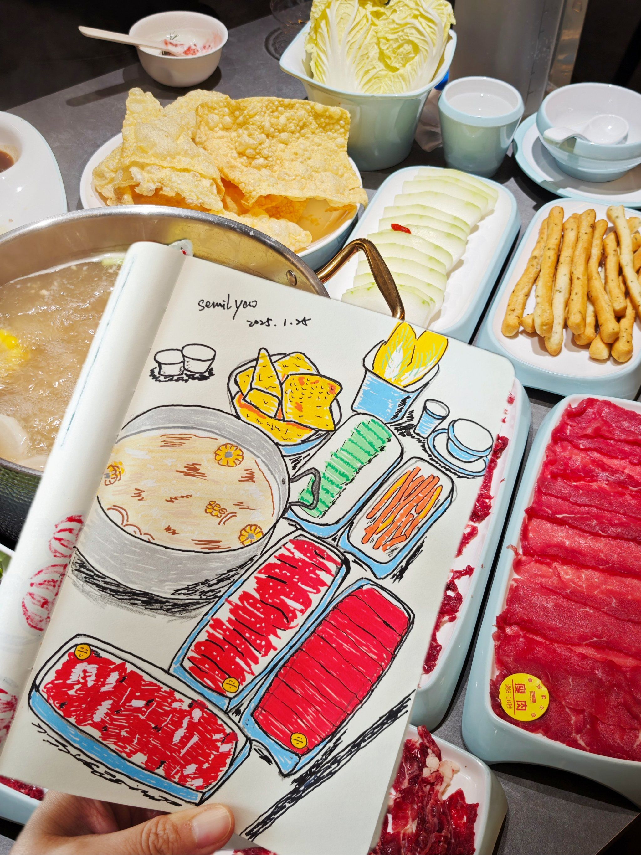 朋友选的潮汕火锅店,肉质很不错,牛骨汤底浓郁～潮汕牛肉部位都分的很