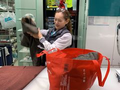 -福奈特洗衣·洗鞋·奢侈品护理(长阳路店)