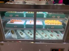 蛋糕柜-厦门悦华酒店·绿庭主题自助餐厅