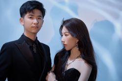 -至臻微拉婚纱摄影