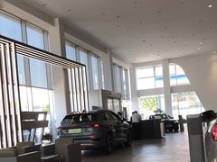 -上海冠松华奥奥迪4S店(张江店)