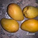 夏天就应该来碗冰冻的芒果椰奶果冻
