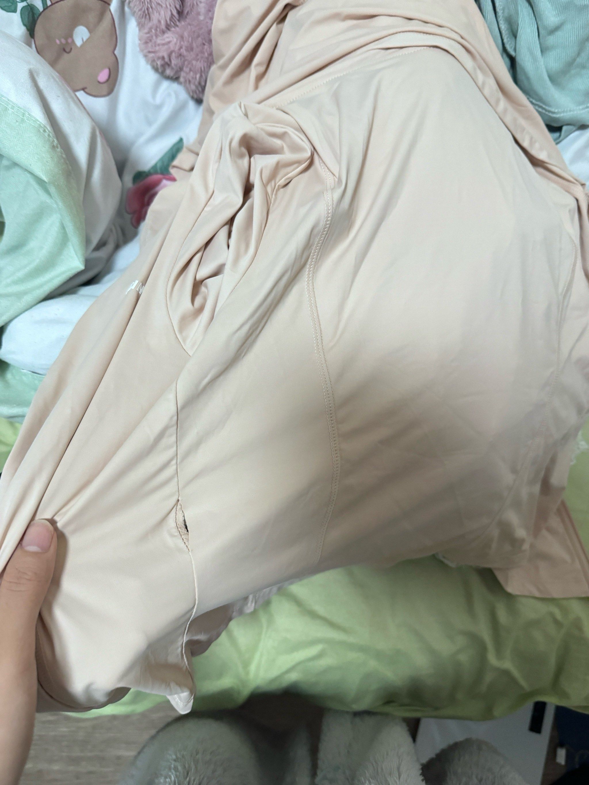 一件衣服买了半个月!结果破洞!
