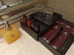 -乌兰湖畔草坪轻奢营地