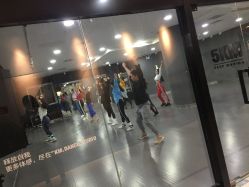 点击看大图 -5KM舞蹈街舞工作室