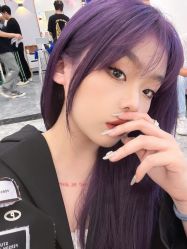 点击看大图 -V8潮牌·接发烫染连锁