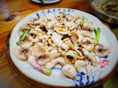 果仁炒生鱼片-禄源公·老莞诚饭店