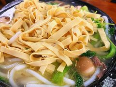 -丽虹云南过桥米线(兴工街店)