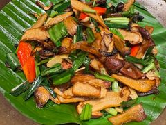 -云海肴·汽锅鸡·云南代表菜(浦江欢乐颂店)