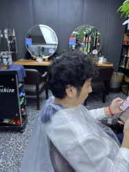 -藤野造型专业烫染接发