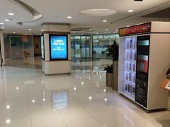 -瑞尔齿科(南京东路名人诊所)