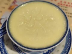 -广信牛奶甜品世家(台东店)