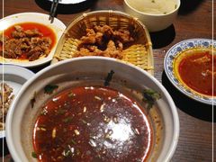 -爆炸头阿姨小四川正宗川味小吃(无任何分店)