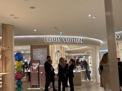 -乐蓬马歇百货公司(Rive Gauche)