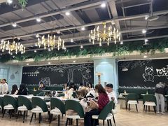 -安格丽娜·狗咖·猫咖羊驼咖(春熙路百盛商场店)