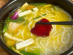 -桥香园过桥米线(国贸店)