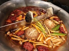 -湊湊火锅·茶憩(打浦桥日月光店)