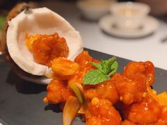 椰果酸甜咕唠虾-闻见中国海南菜(K11店)