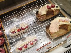 草莓雪原面包-巴黎贝甜(熙悦汇店)