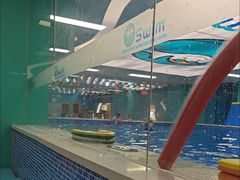 -Swim斯卫姆国际儿童游泳中心(红博中央公园店)