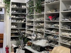 -京伟修鞋洗鞋奢侈品皮具护理店