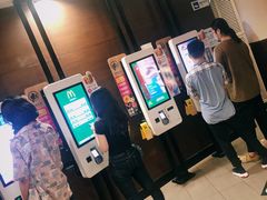 -麦当劳(展览路店)