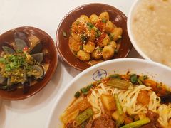 -李与白包子铺(桐梓林店)