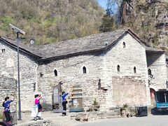 -高荡千年布依古寨旅游景区