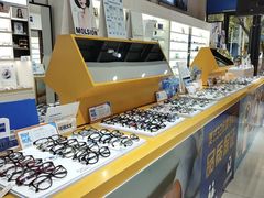 -诺柯视眼镜-蔡司依视路官方工厂店(淞南一店)