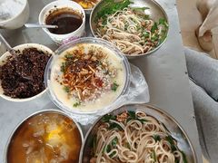 -正宗杨记普洱酸醋米线(总店)