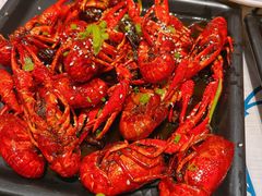 松哥招牌油焖大虾-松哥油焖大虾.小龙虾.黑鸭煲(海岸城店)