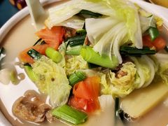 丽江腊排骨杂菜煲-缘生态云南菜·野生菌庭院餐厅(华侨城店)