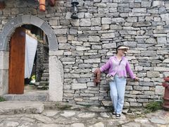 -高荡千年布依古寨旅游景区